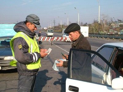 Ошибочно записанным в должники водителям объявили амнистию